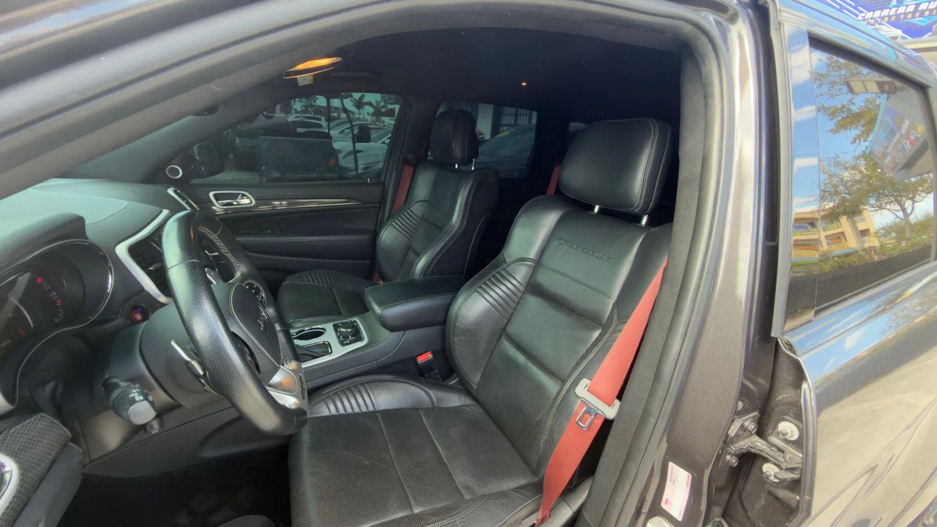 Jeep Grand Cherokee - Thumbnail 4