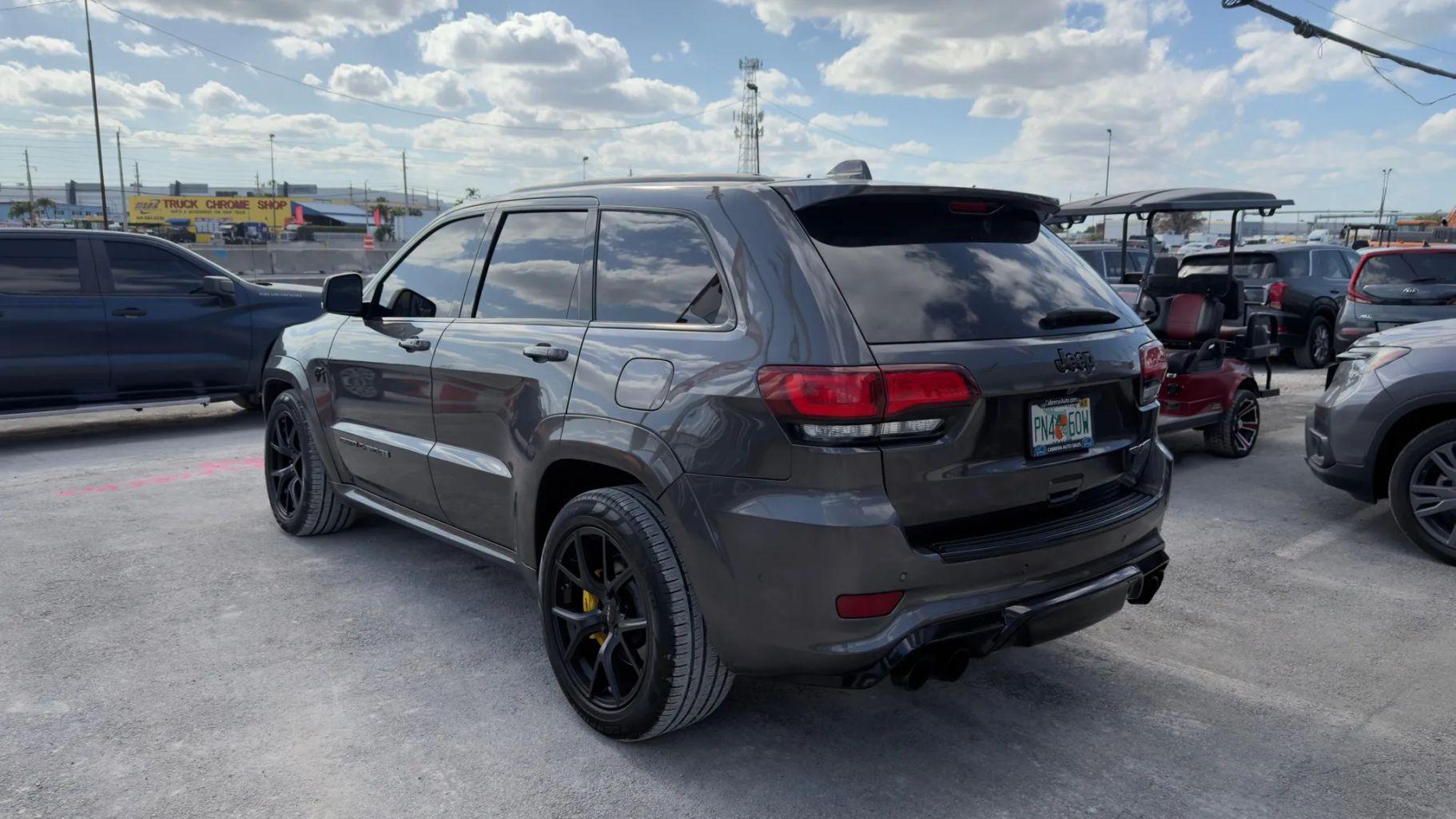 Jeep Grand Cherokee - Thumbnail 13