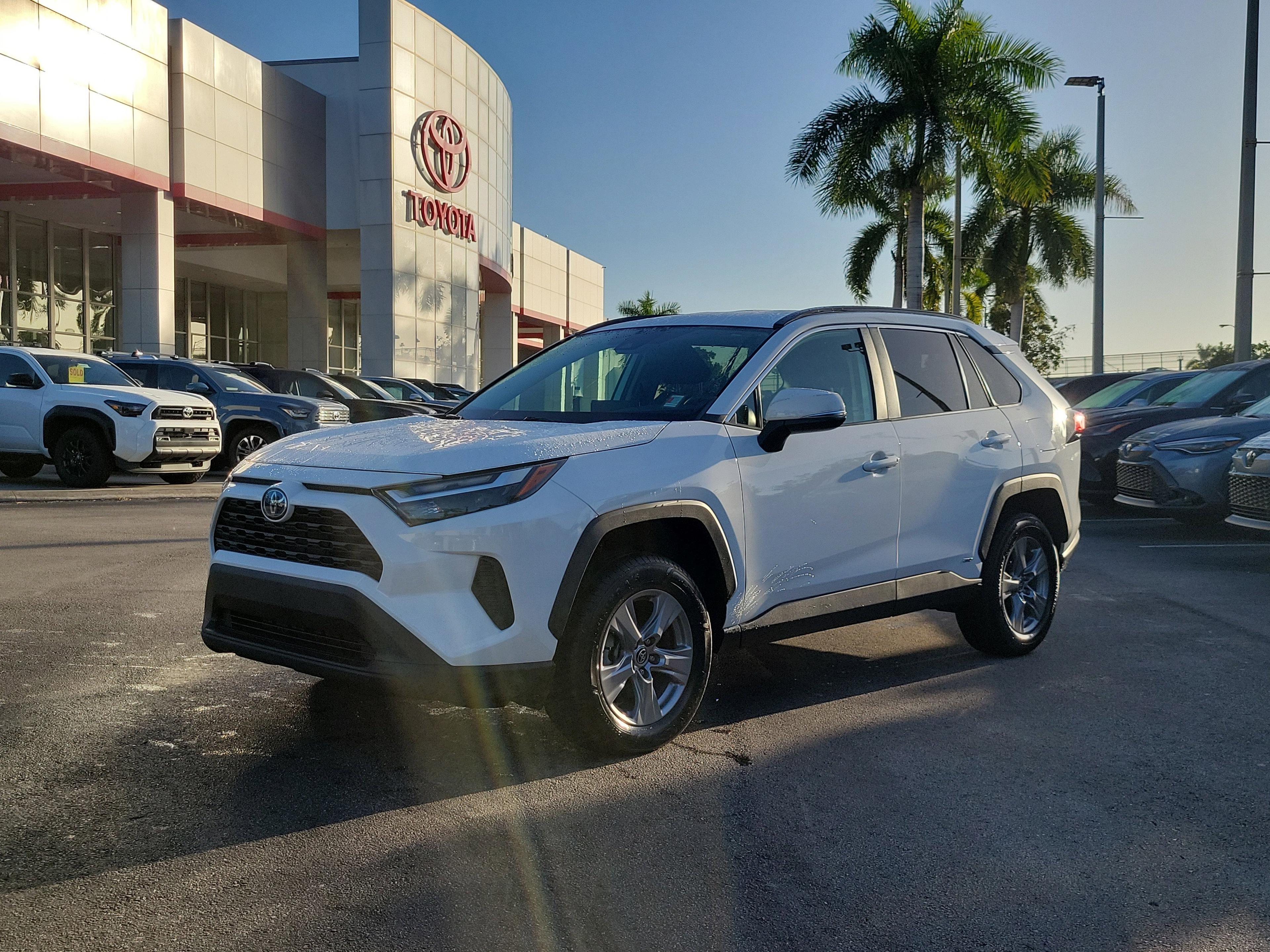 Toyota Rav4 Hybrid Xle Awd - Thumbnail 3