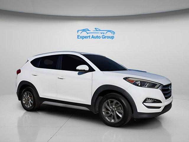 Hyundai TUCSON SEL Plus FWD - View 1