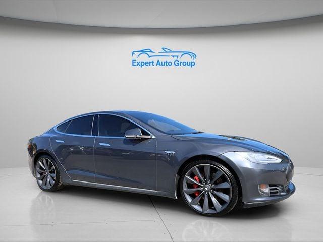 Tesla MODEL S 90D - View 1