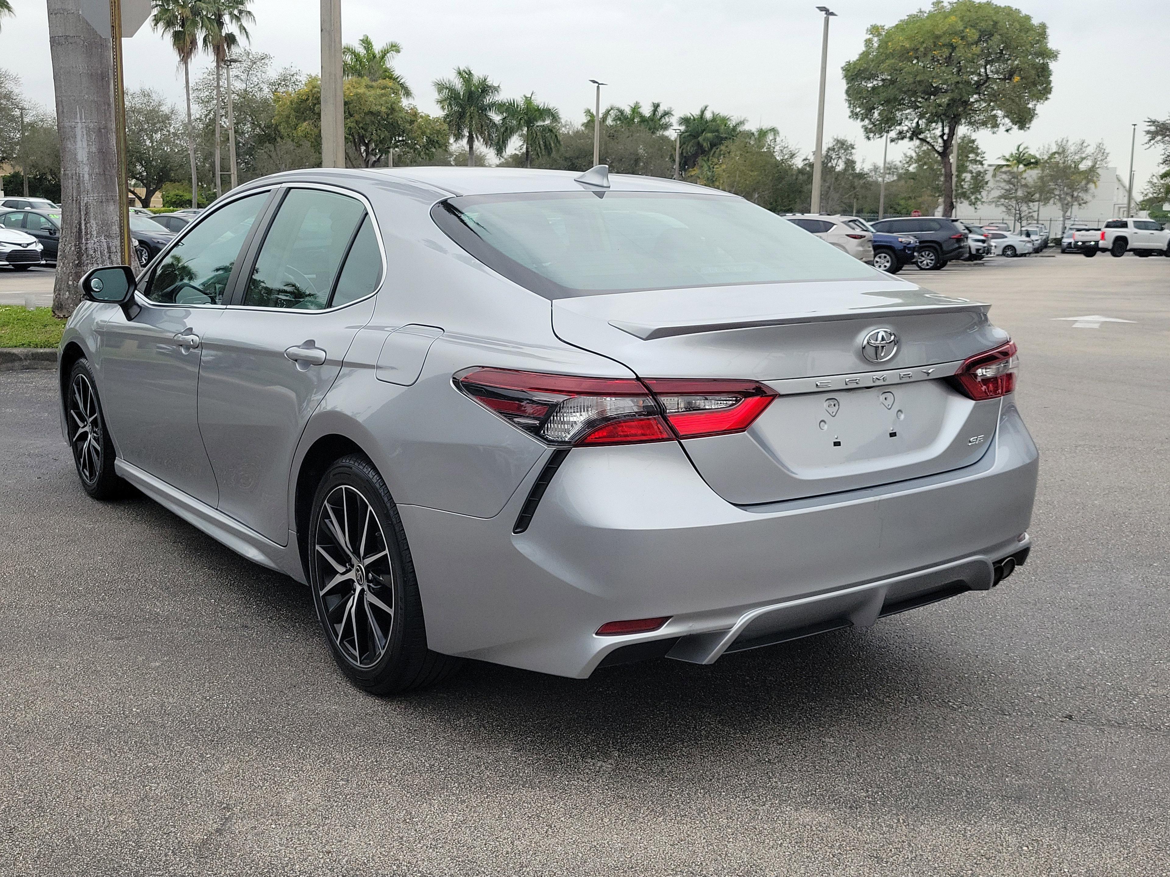 Toyota Camry Se Fwd - Thumbnail 7