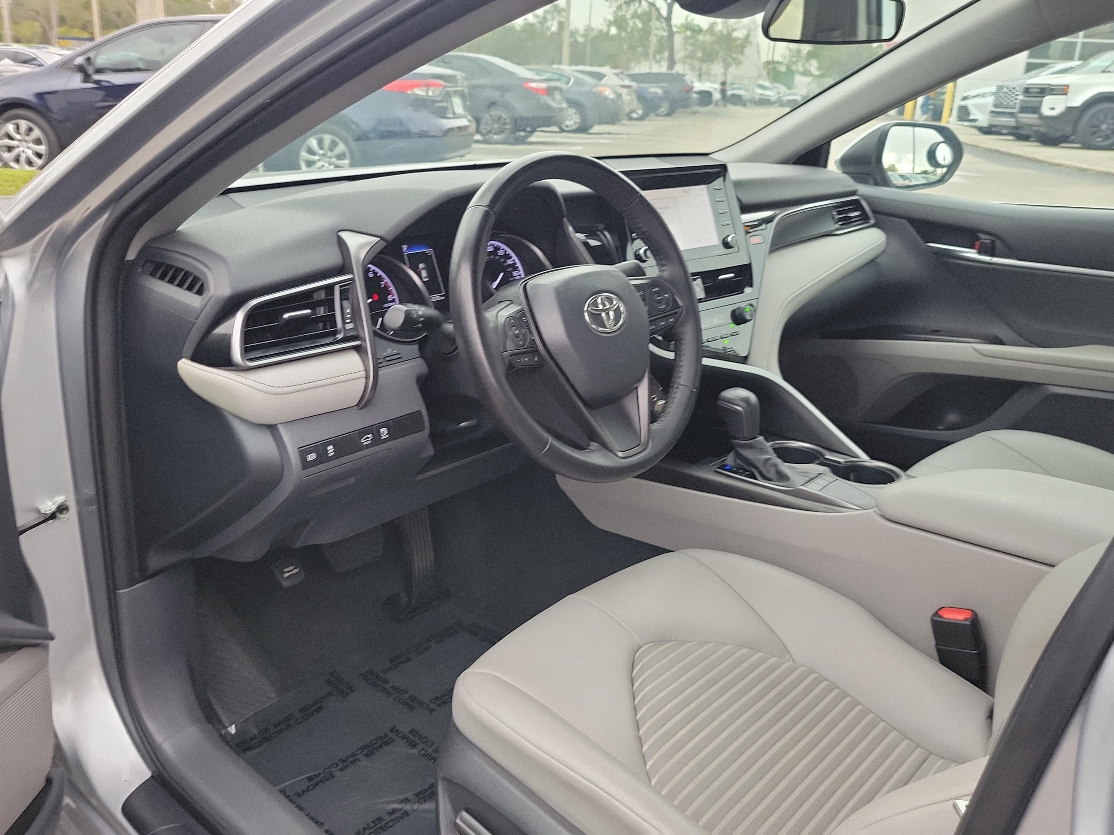 Toyota Camry Se Fwd - Thumbnail 12