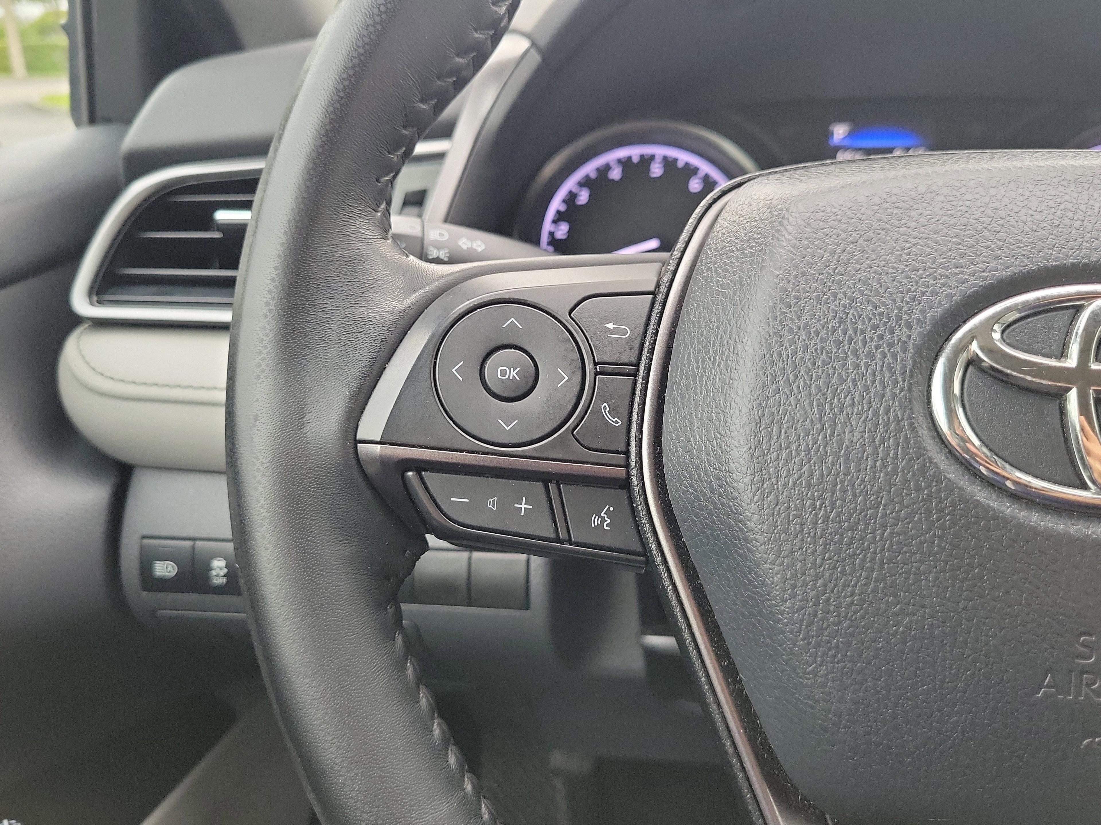 Toyota Camry Se Fwd - Thumbnail 16