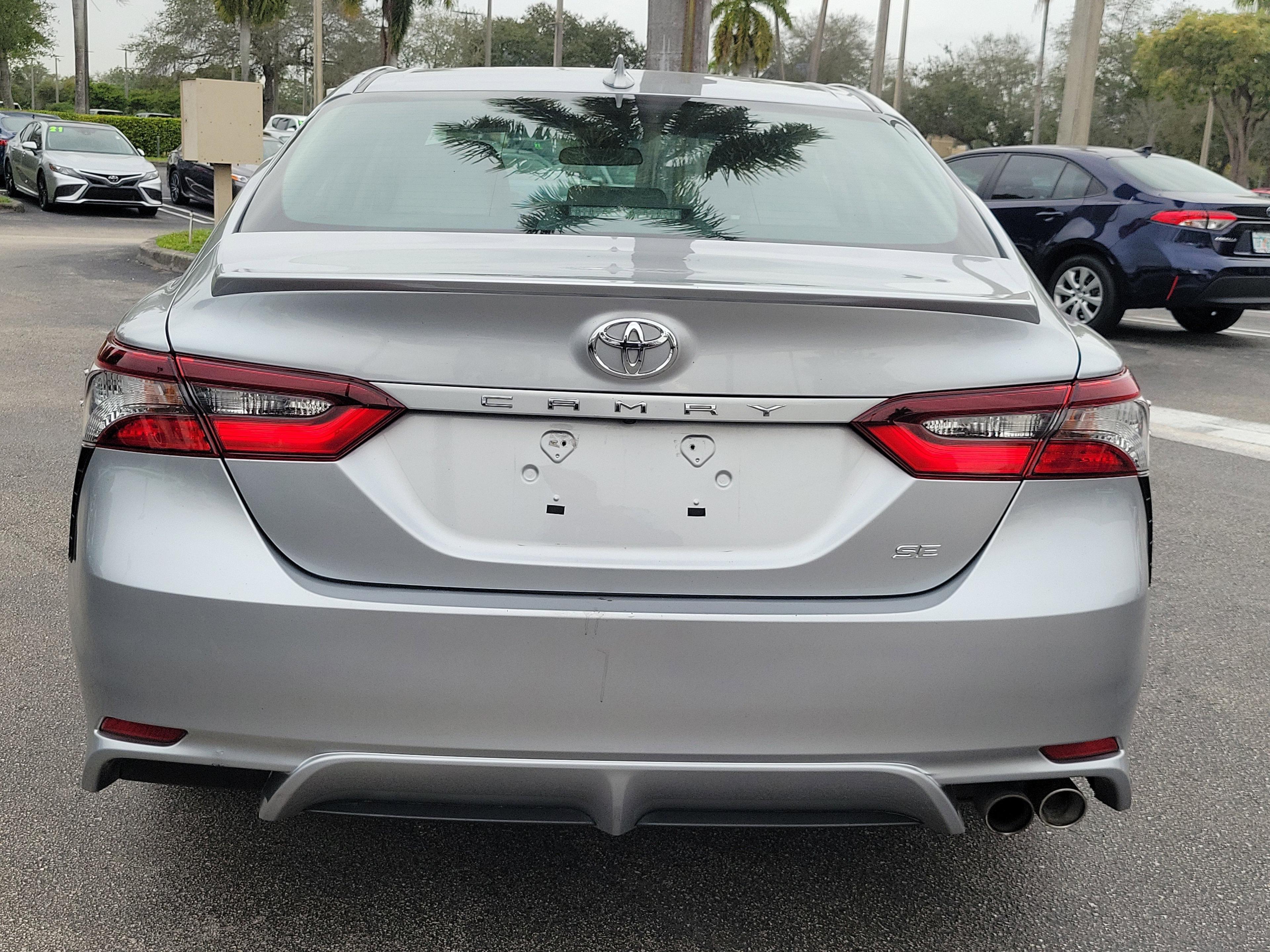 Toyota Camry Se Fwd - Thumbnail 6