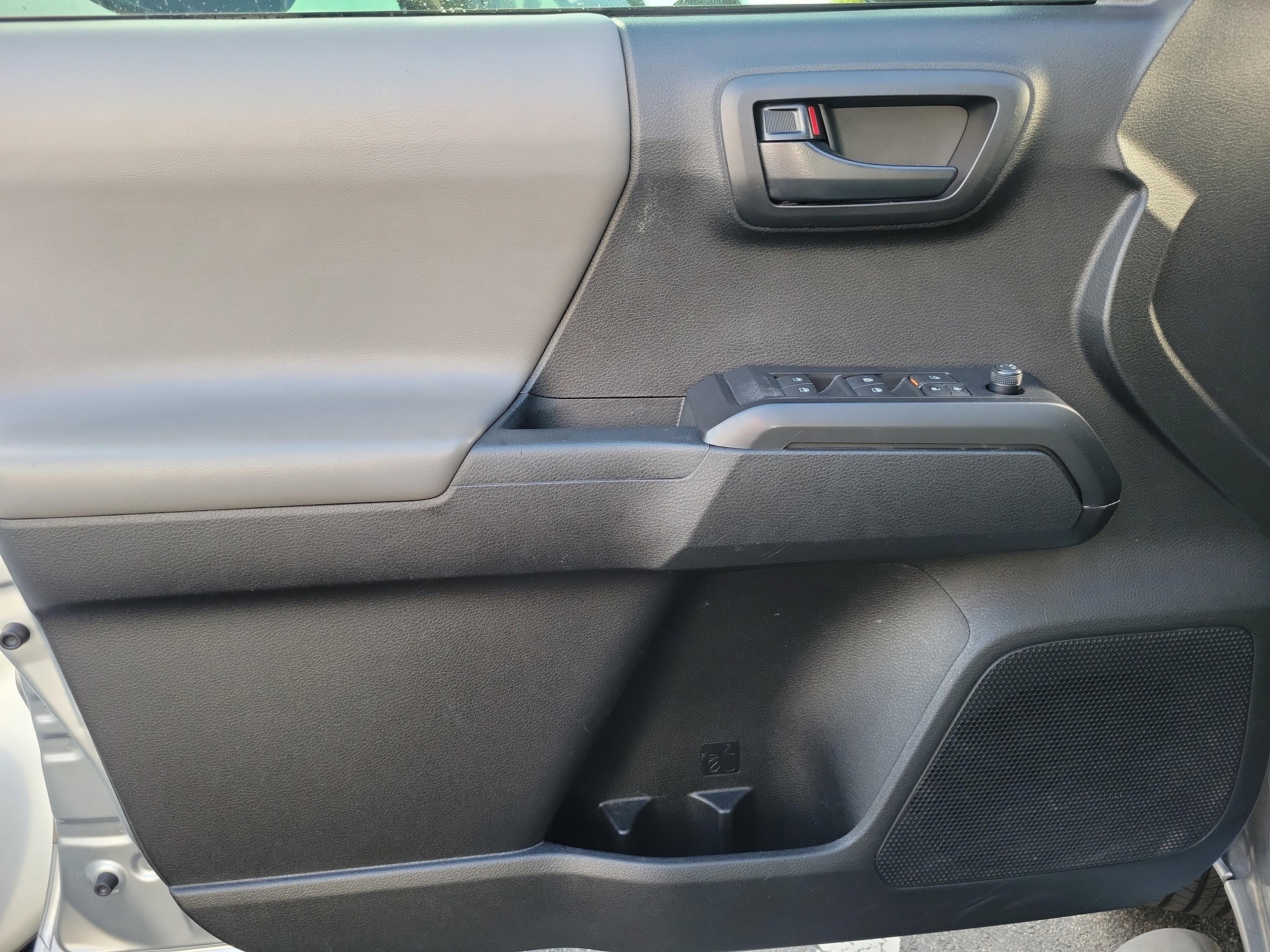 Toyota Tacoma 2Wd Sr Rwd Crew Cab - Thumbnail 12