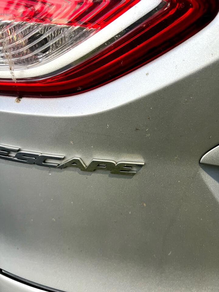 Ford Escape - Thumbnail 7