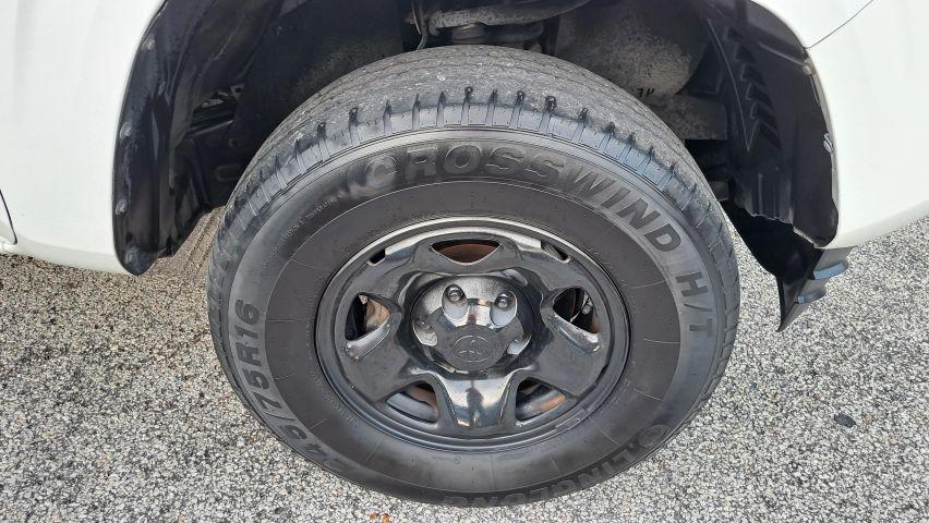 Toyota Tacoma Double Cab - Thumbnail 2