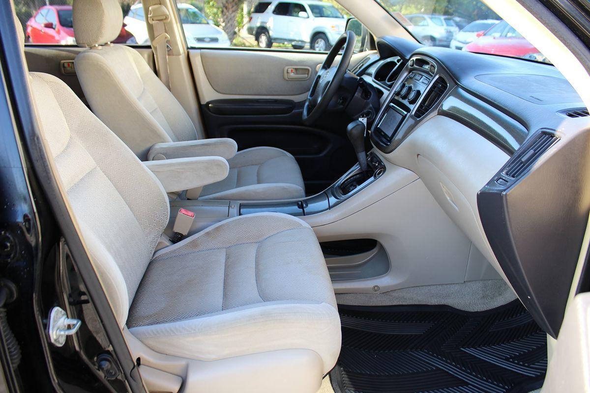 Toyota Highlander Only $3900 Cash** "No Financing" - Thumbnail 18