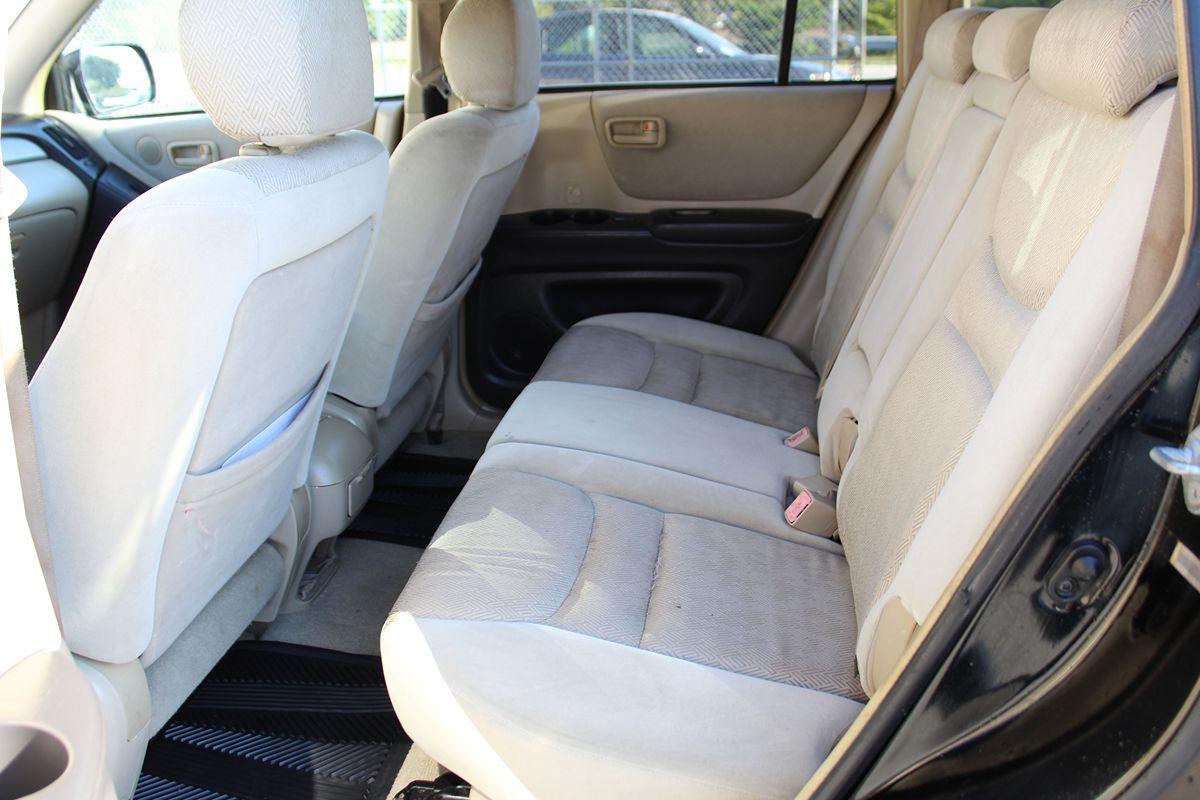 Toyota Highlander Only $3900 Cash** "No Financing" - Thumbnail 13