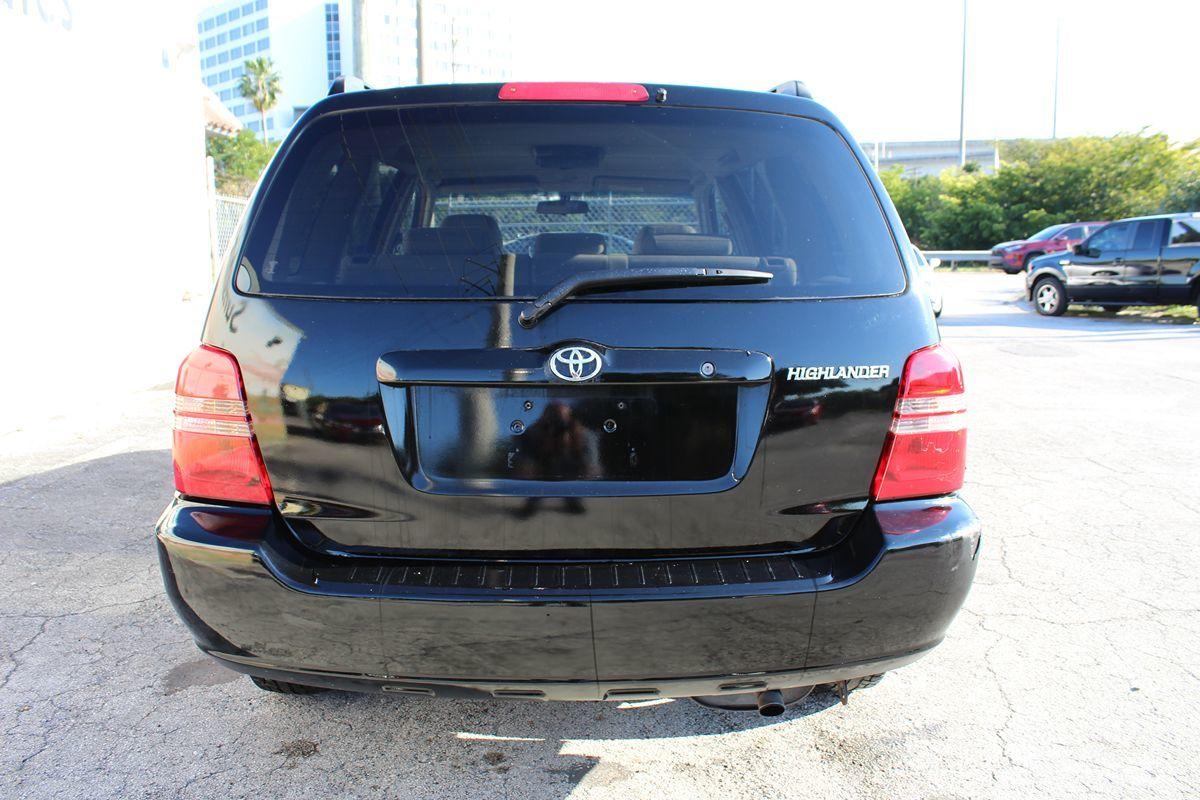 Toyota Highlander Only $3900 Cash** "No Financing" - Thumbnail 7