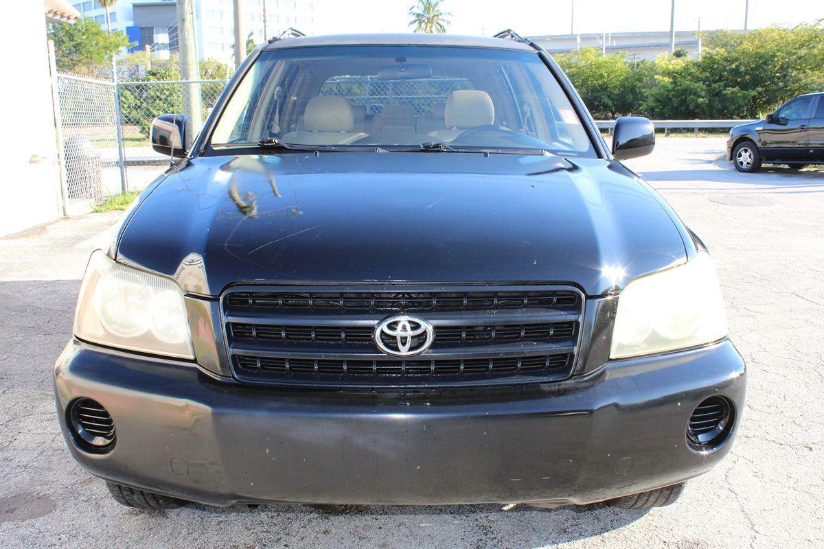 Toyota Highlander Only $3900 Cash** "No Financing" - Thumbnail 4