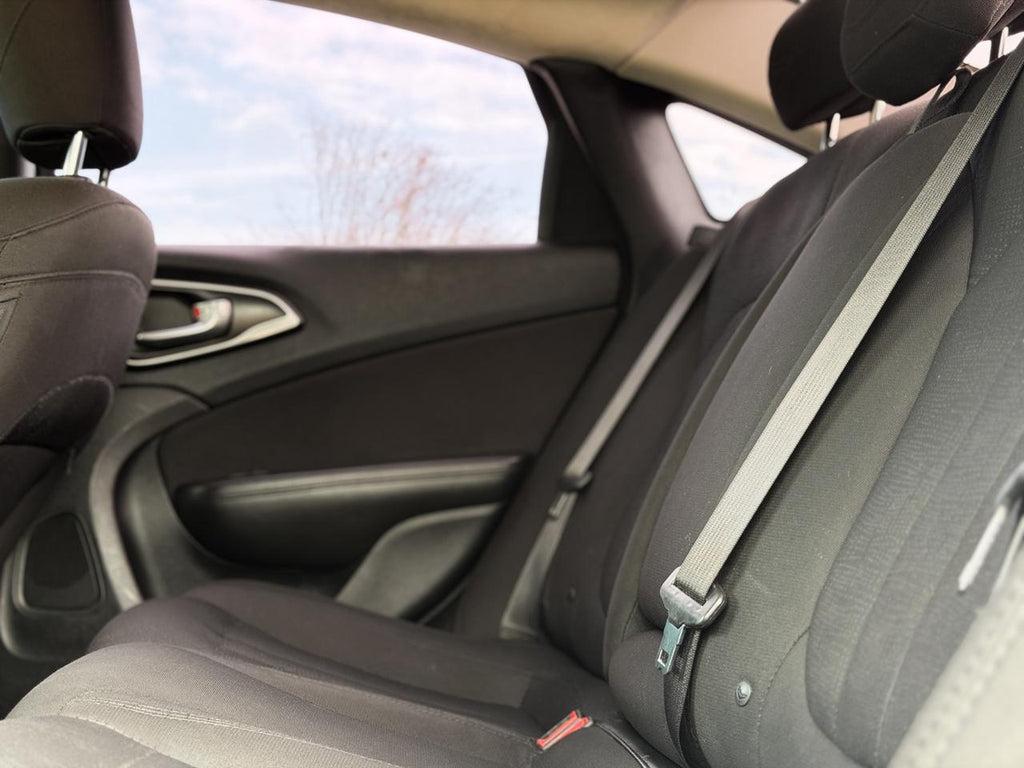 Chrysler 200 - Thumbnail 8