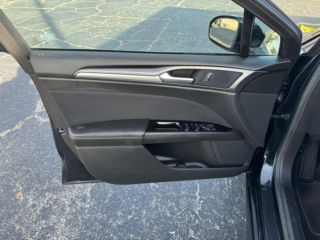 Ford Fusion - Thumbnail 17