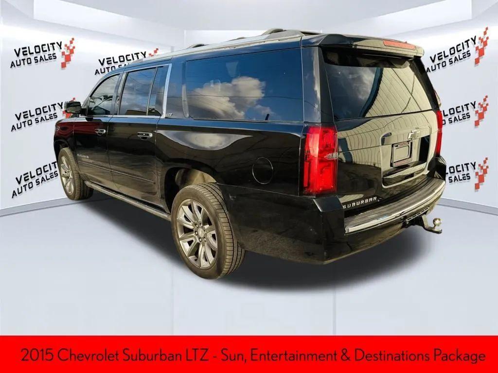 Chevrolet Suburban - Thumbnail 7