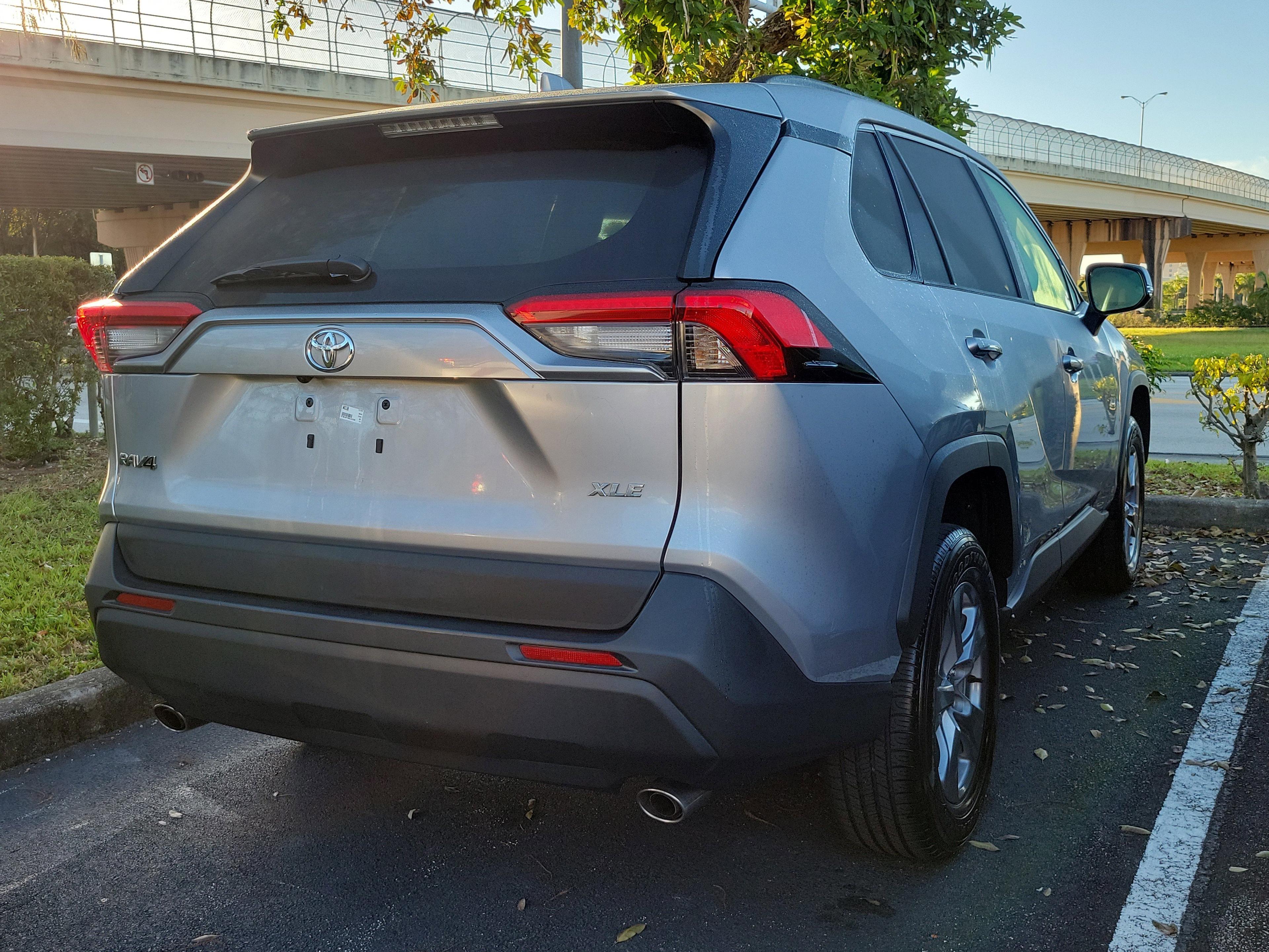 Toyota Rav4 Xle Fwd - Thumbnail 4