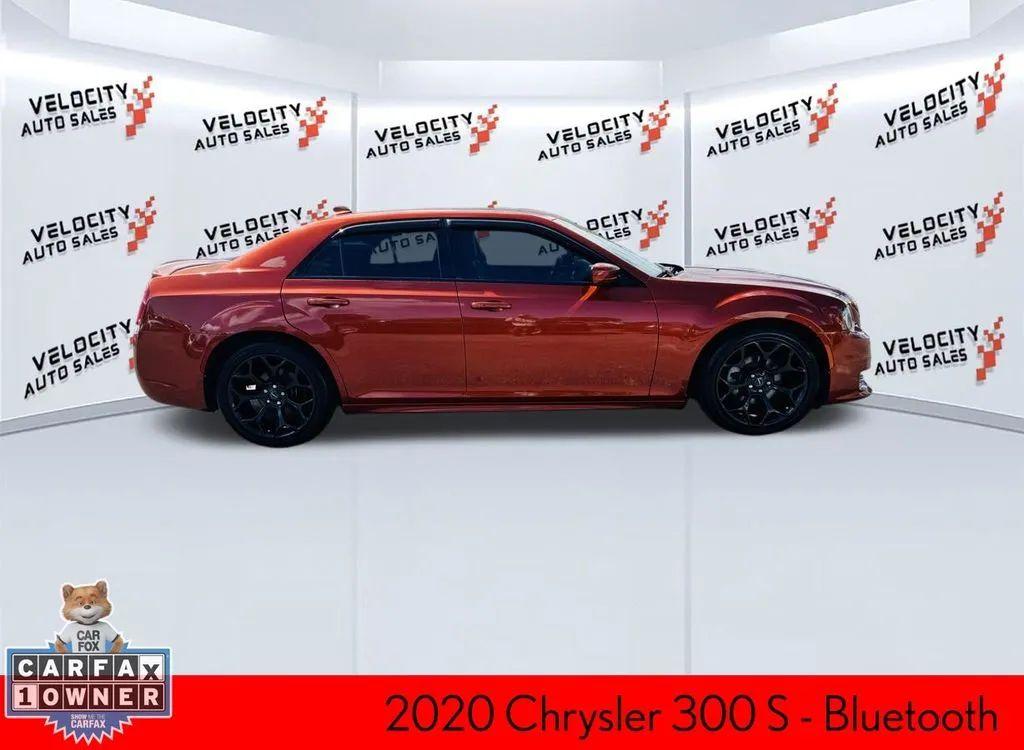 Chrysler 300 - Thumbnail 4