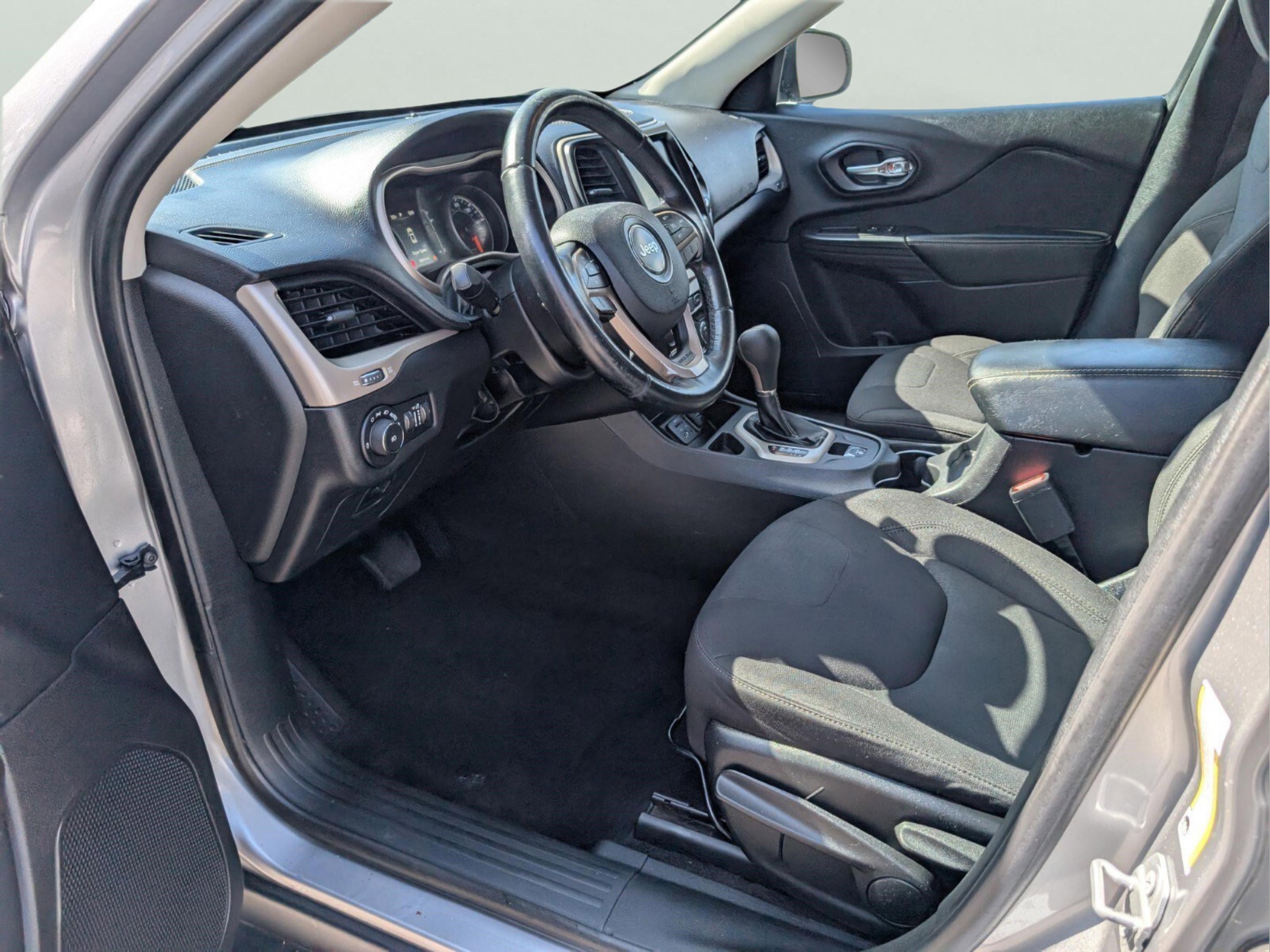 Jeep Cherokee Latitude - Thumbnail 13