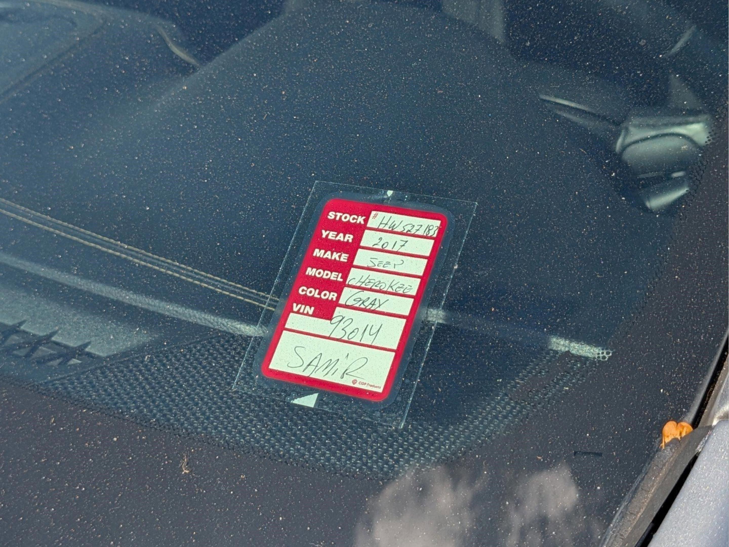 Jeep Cherokee Latitude - Thumbnail 11