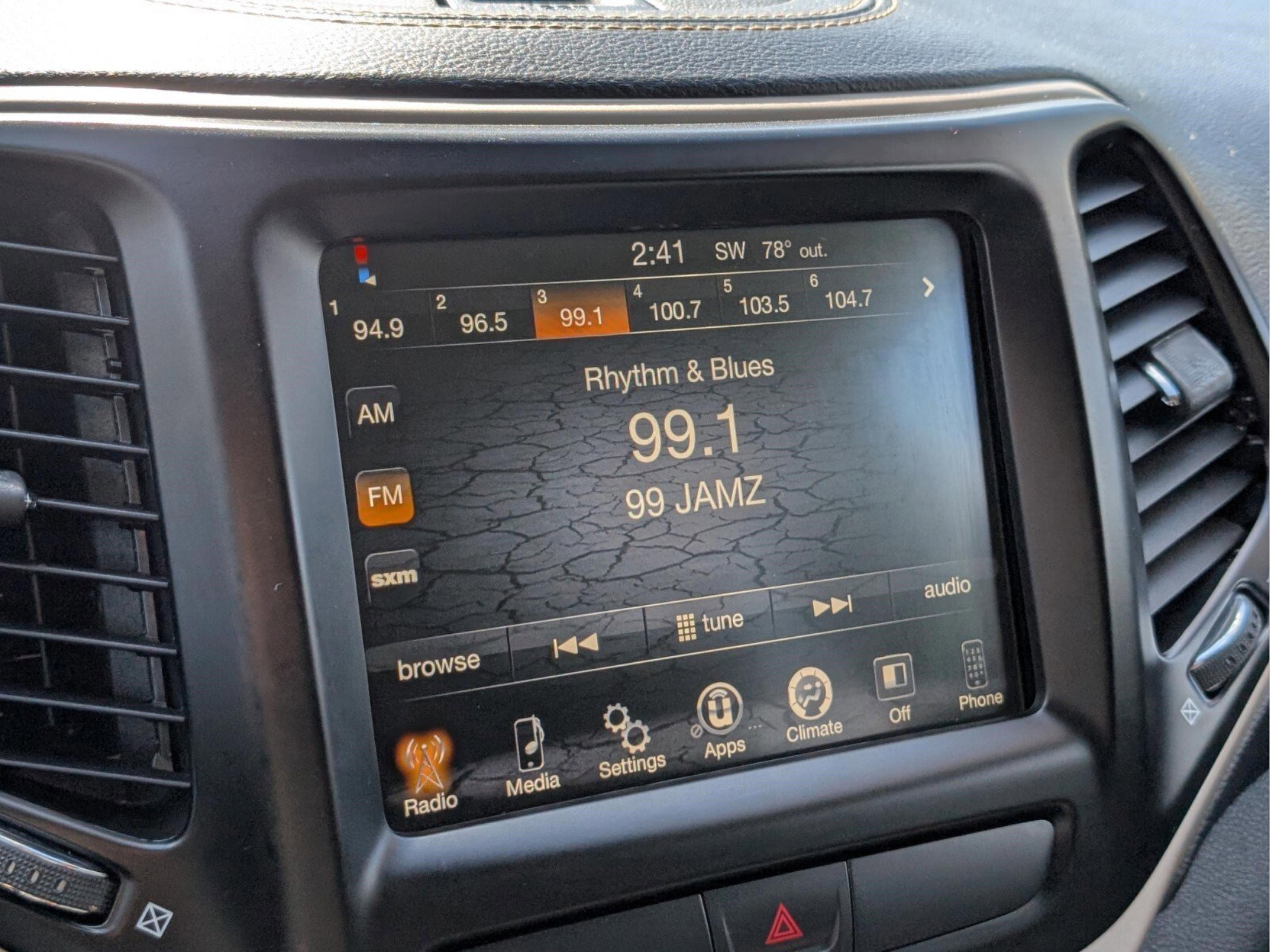 Jeep Cherokee Latitude - Thumbnail 18