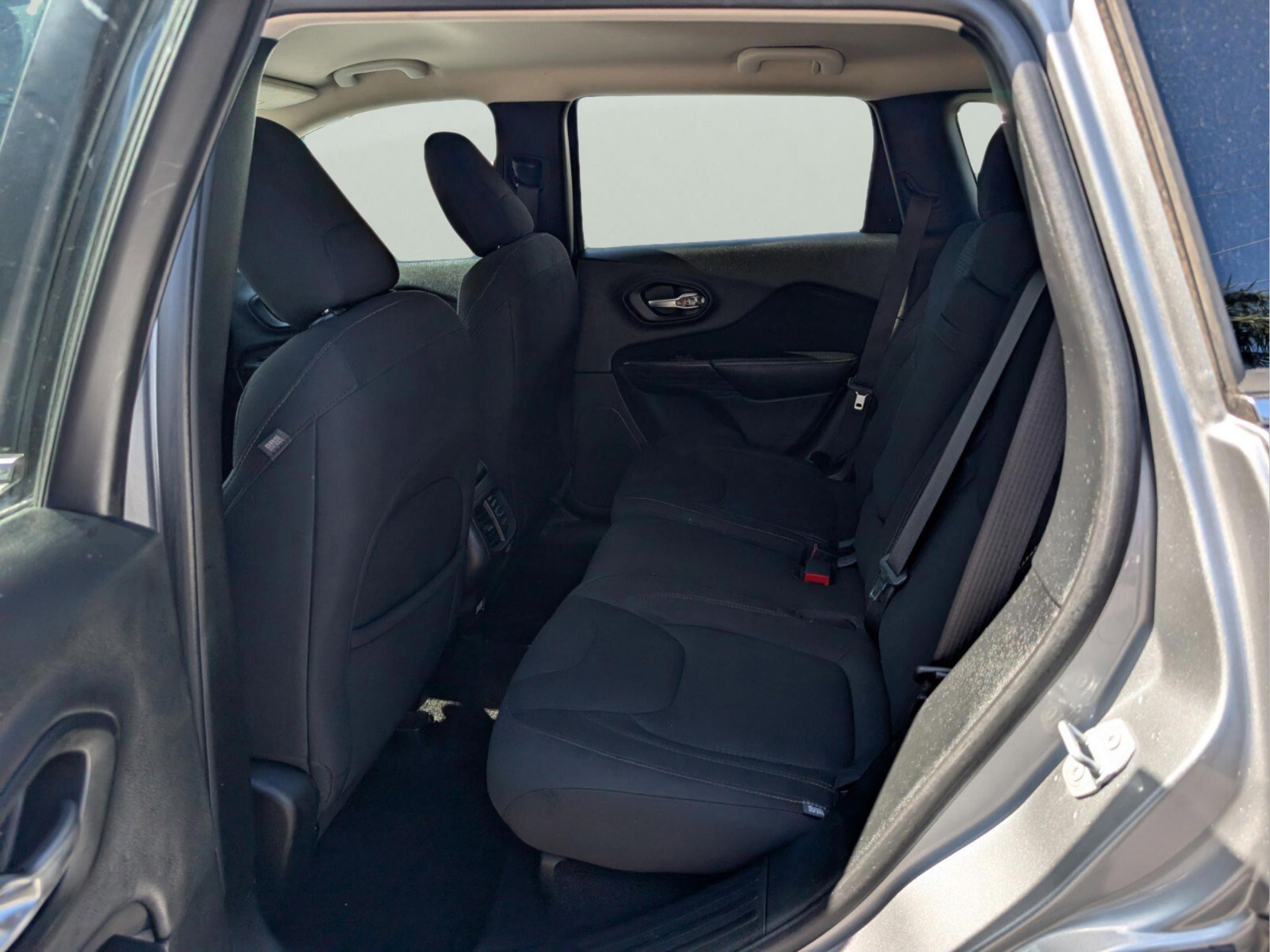 Jeep Cherokee Latitude - Thumbnail 15