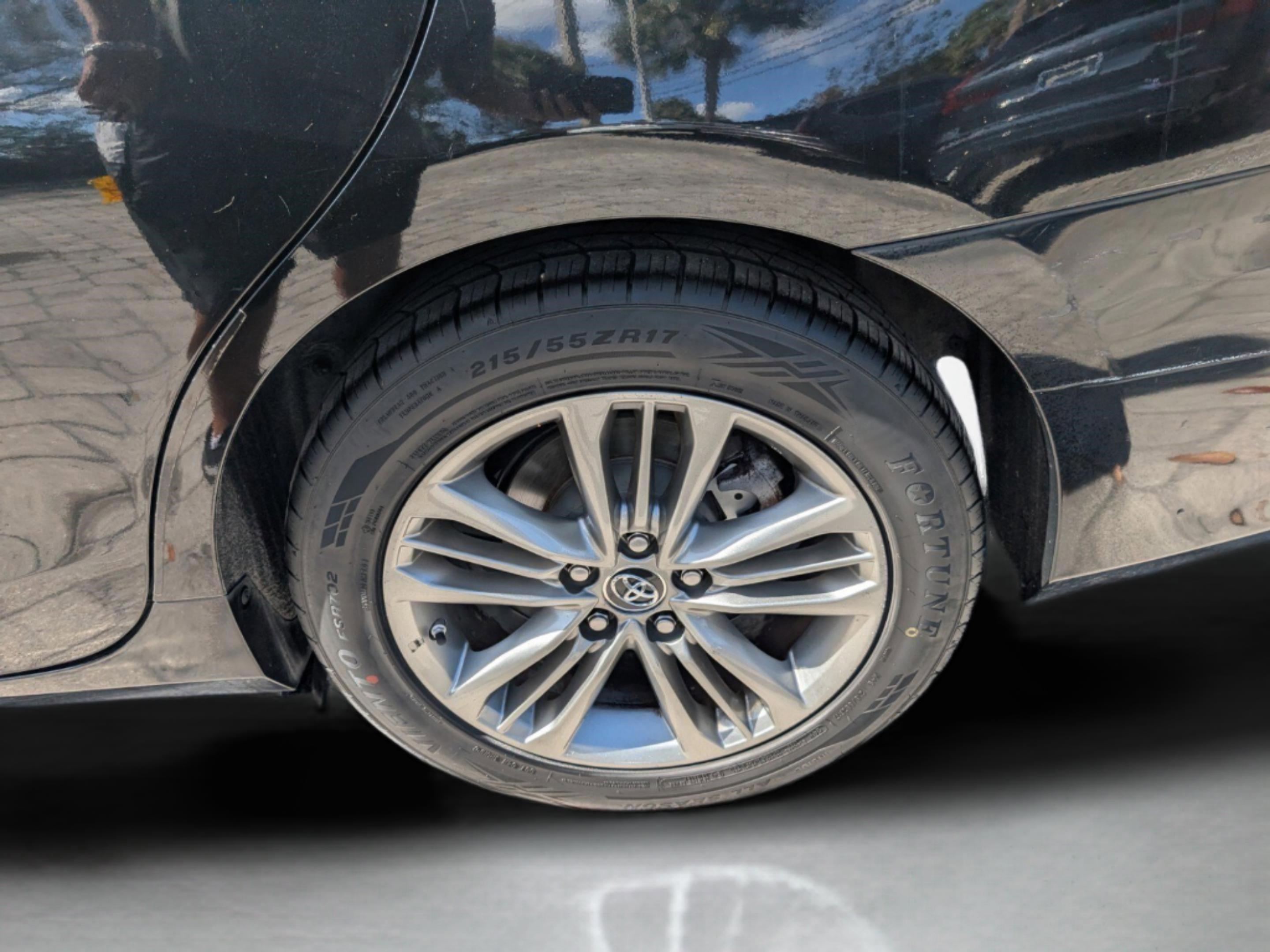 Toyota Camry Se - Thumbnail 18