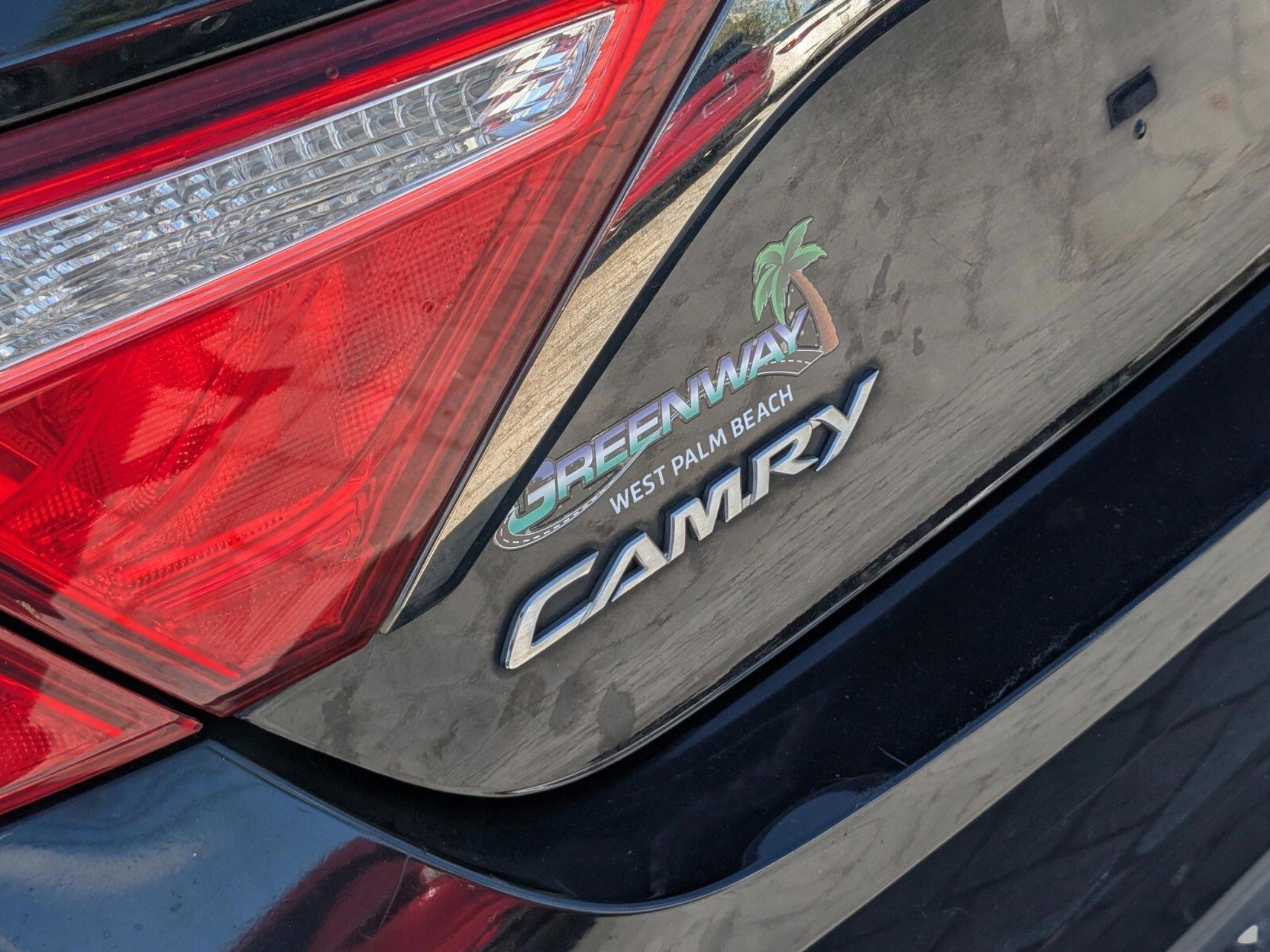 Toyota Camry Se - Thumbnail 20