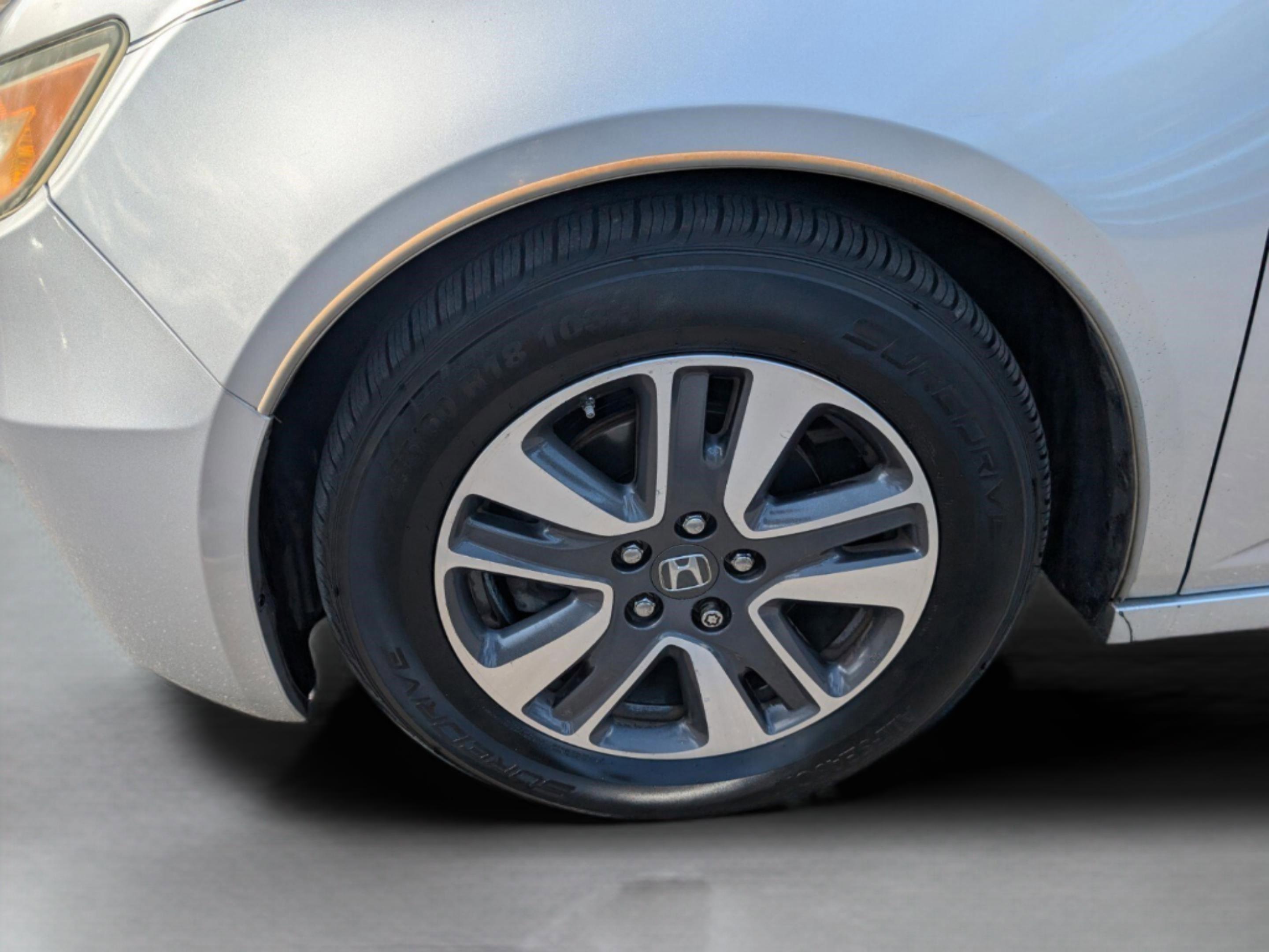 Honda Odyssey Touring Elite - Thumbnail 14