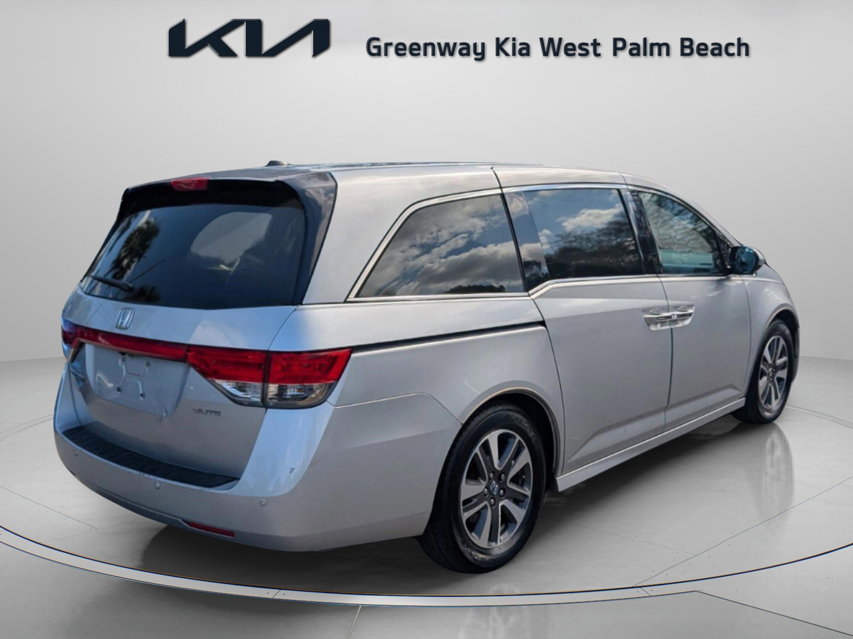 Honda Odyssey Touring Elite - Thumbnail 8