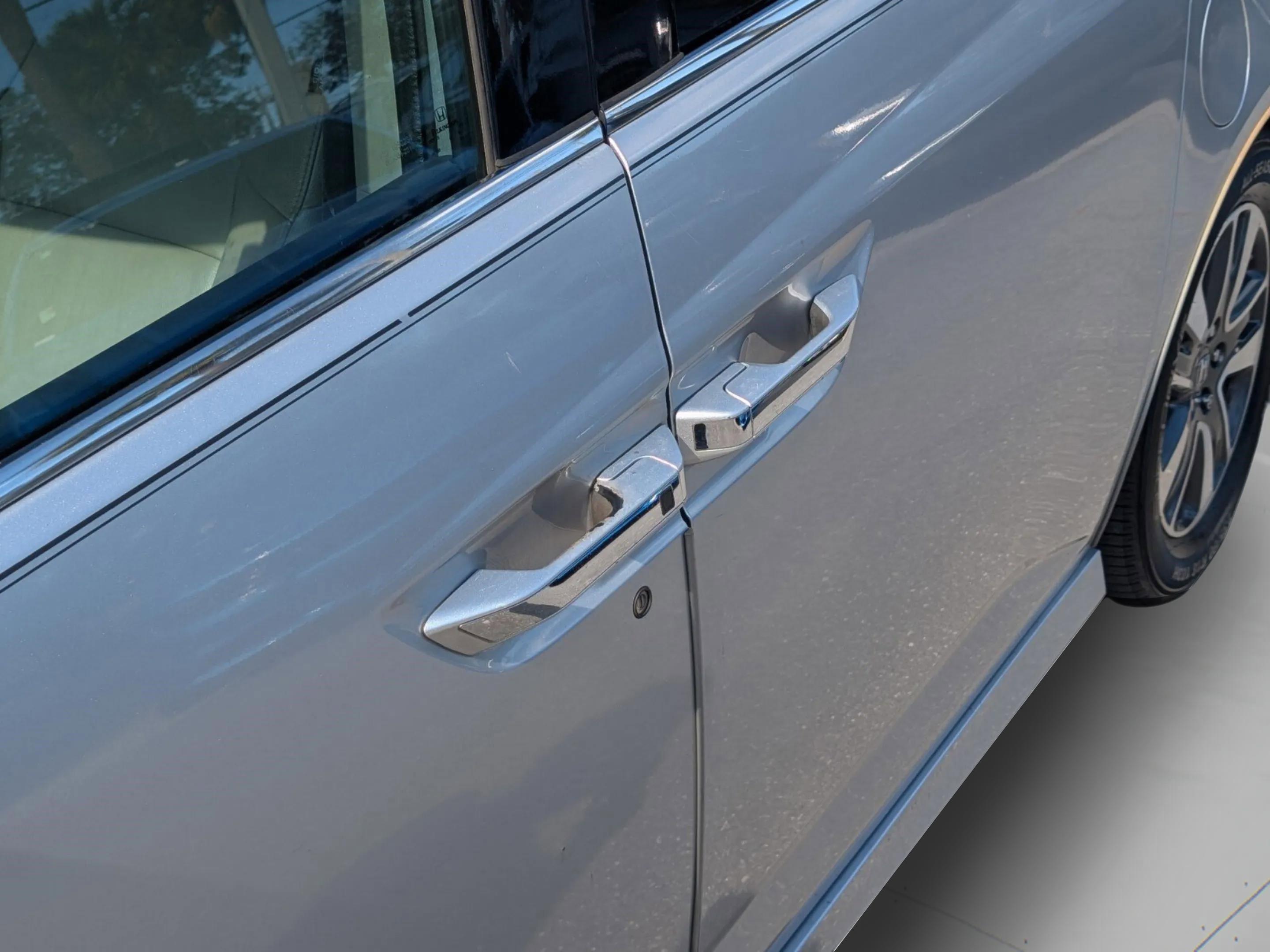 Honda Odyssey Touring Elite - Thumbnail 17