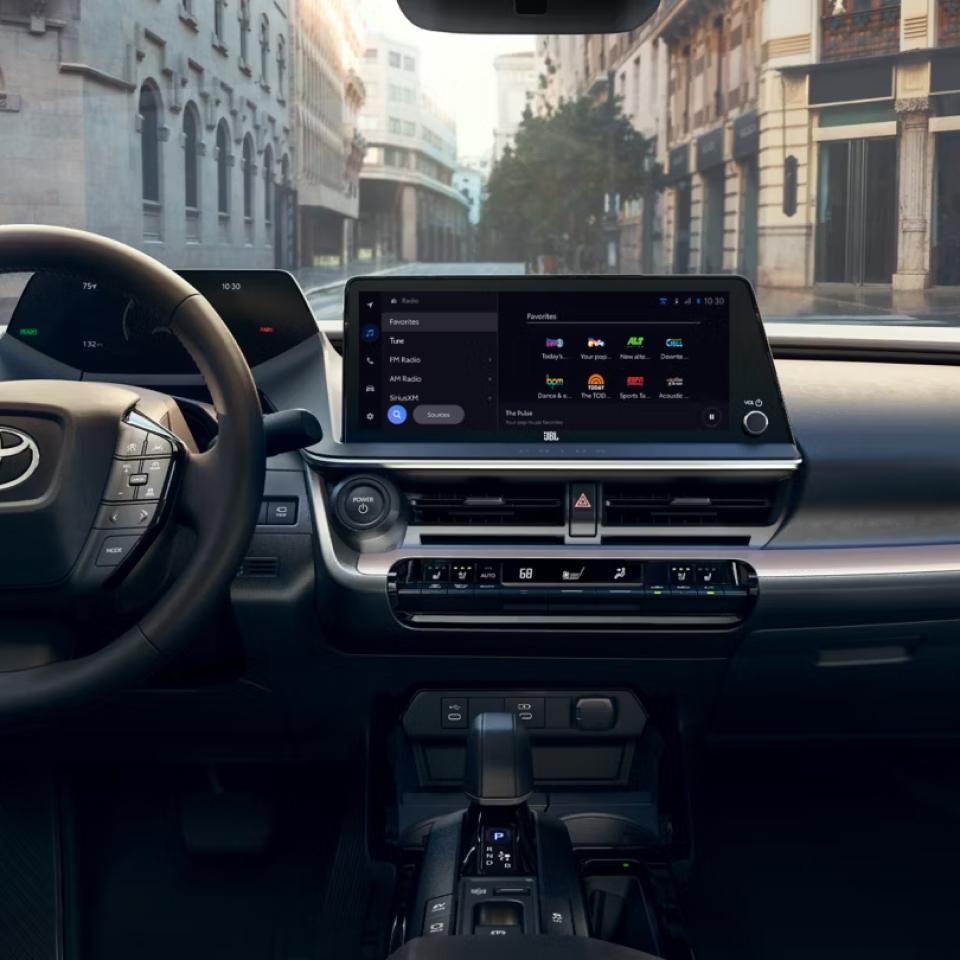 Toyota Prius Pics, Info, Specs, And Technology | Earl Stewart Toyota - Thumbnail 2