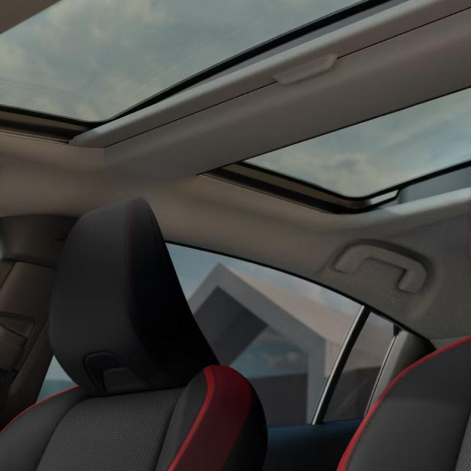 Toyota Prius Plug-In Hybrid | Earl Stewart Toyota - Thumbnail 6