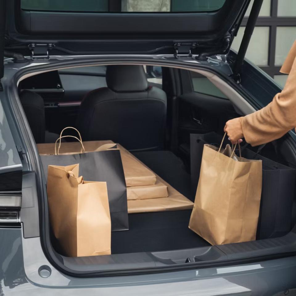 Toyota Prius Plug-In Hybrid | Earl Stewart Toyota - Thumbnail 7