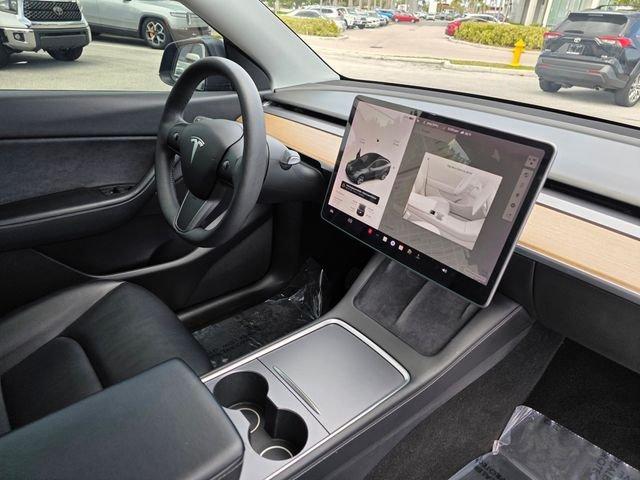 Tesla Model Y Long Range Awd - Thumbnail 15