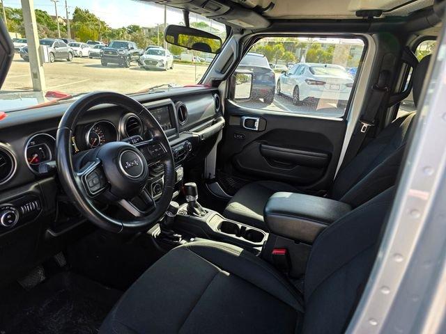 Jeep Gladiator Willys 4Wd Crew Cab - Thumbnail 16