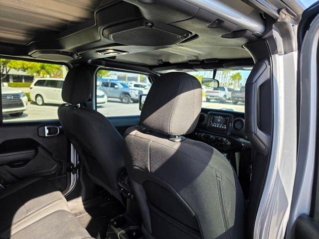 Jeep Gladiator Willys 4Wd Crew Cab - Thumbnail 18