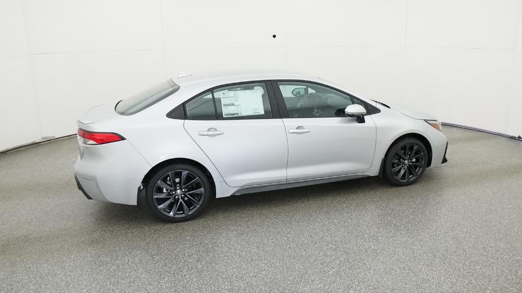 Toyota Corolla Se - Thumbnail 5