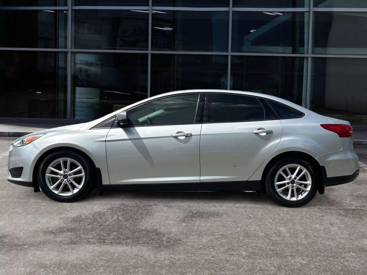 Ford Focus Se - Thumbnail 3