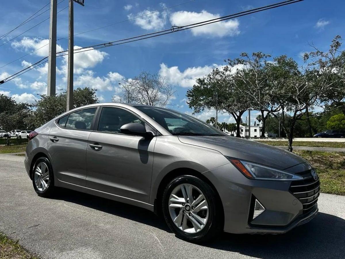 Hyundai Elantra Sel - Thumbnail 2