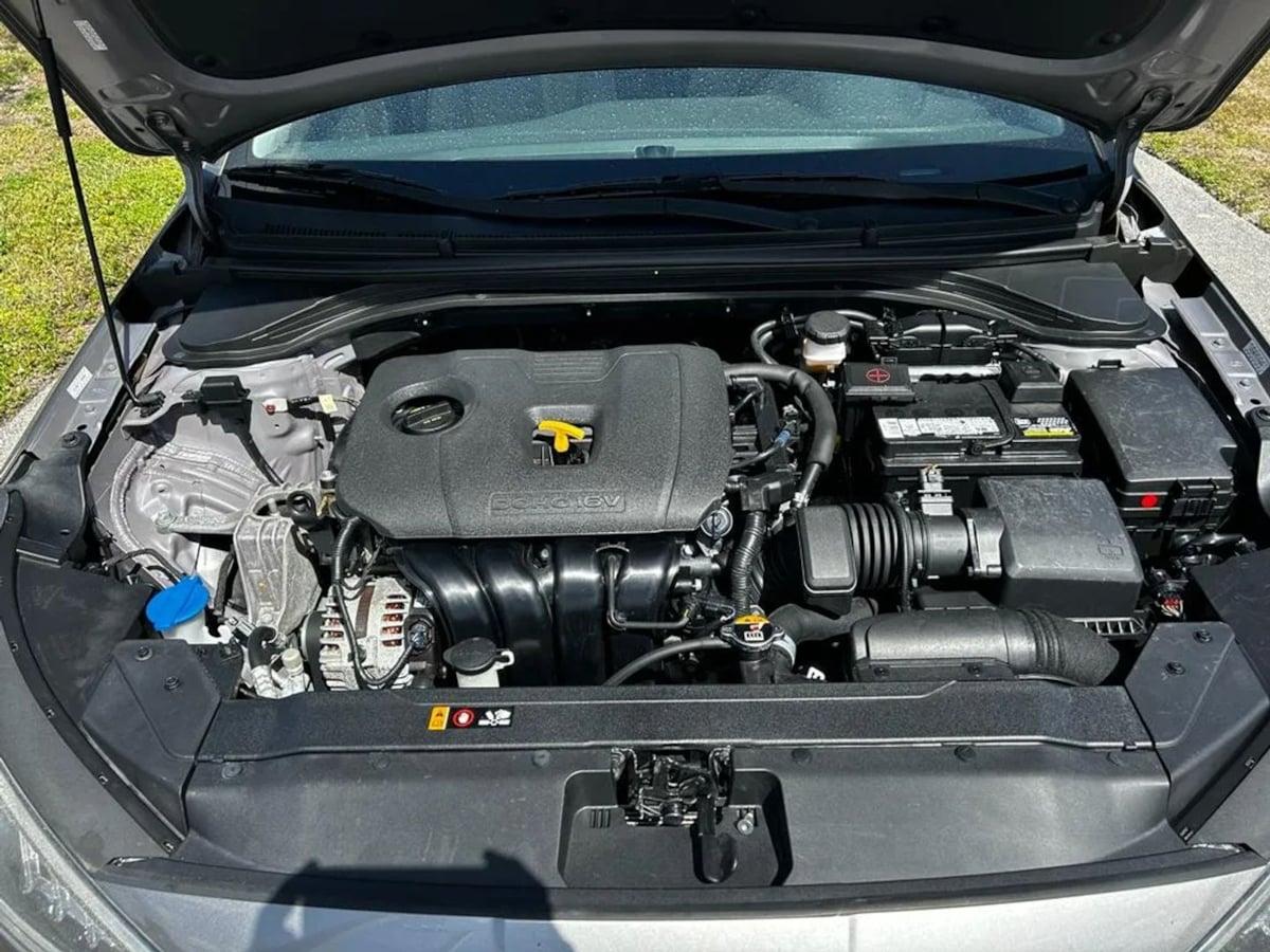 Hyundai Elantra Sel - View 1