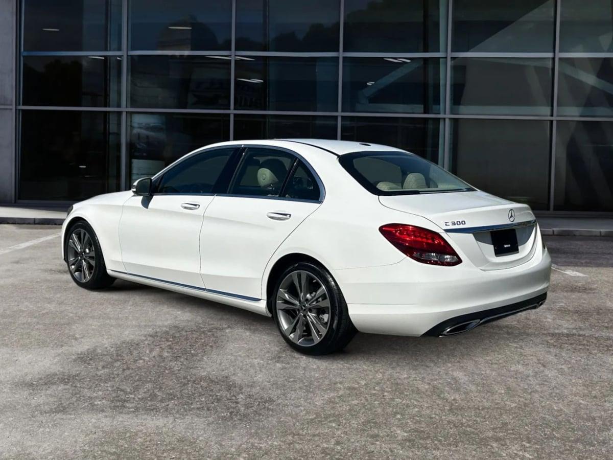 Mercedes-Benz C 300 Sedan - Thumbnail 5