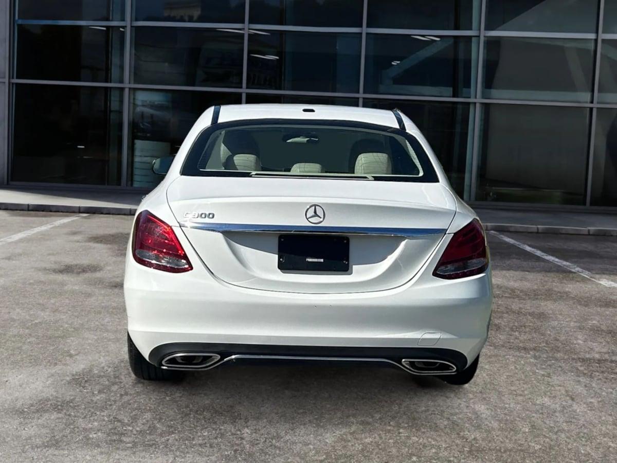 Mercedes-Benz C 300 Sedan - Thumbnail 6