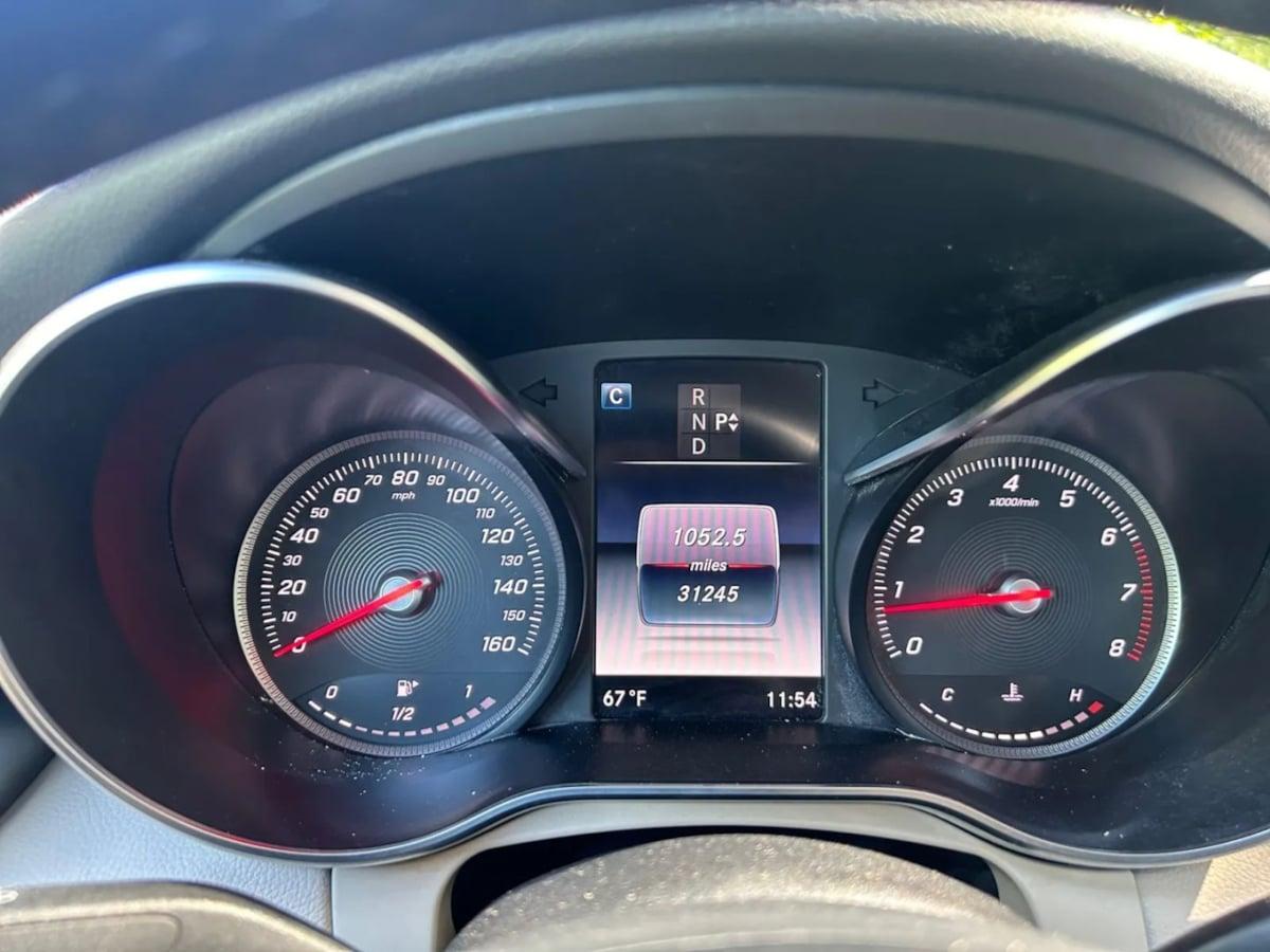 Mercedes-Benz C 300 Sedan - View 1