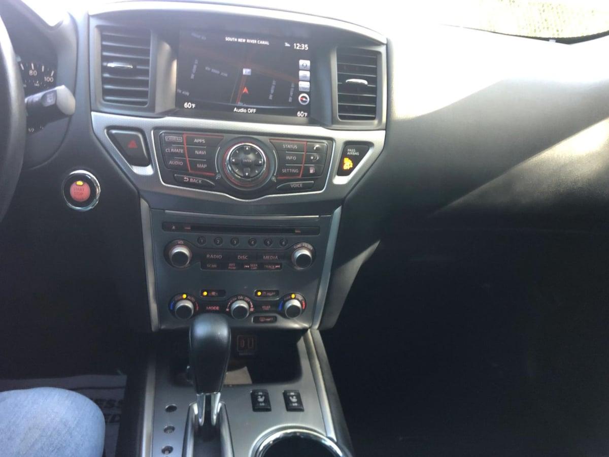 Nissan Pathfinder Sl - Thumbnail 15