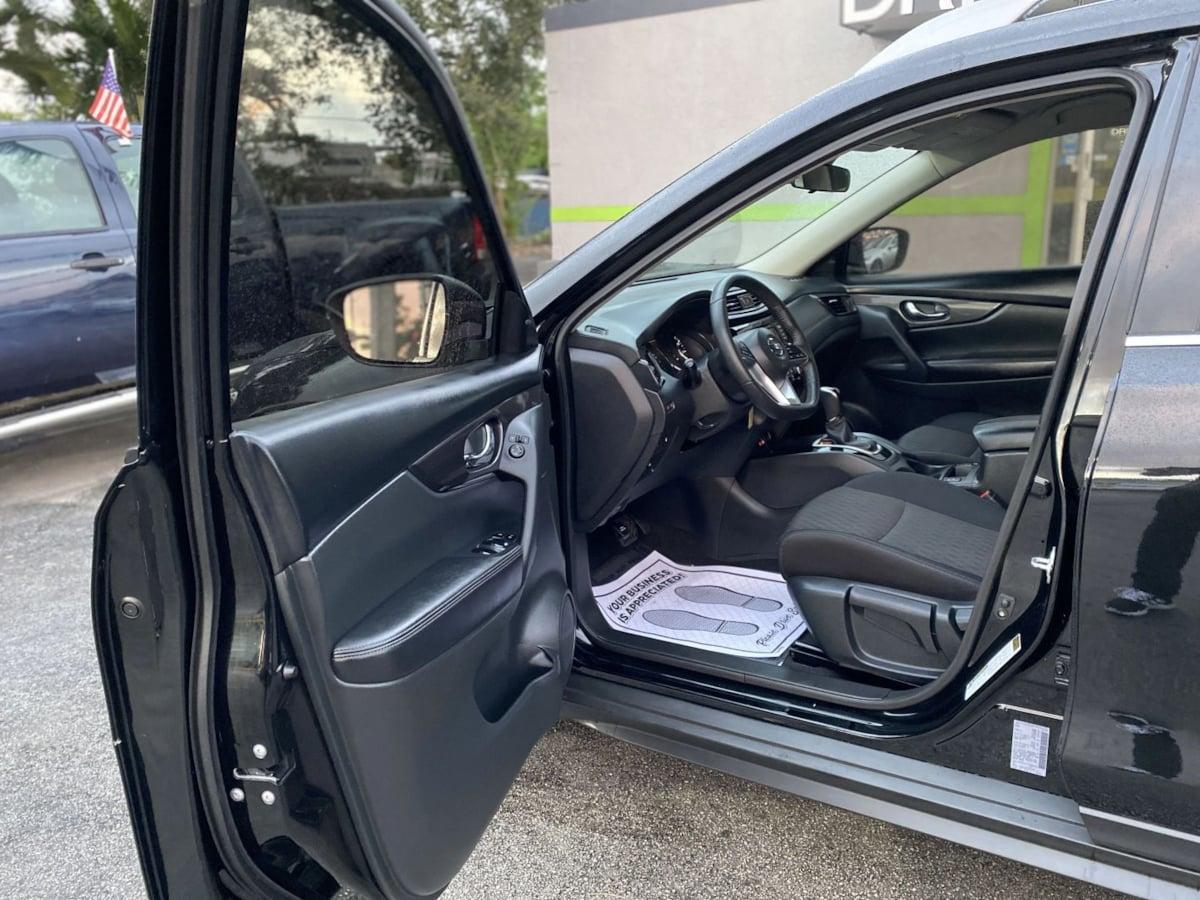 Nissan Rogue S - Thumbnail 8