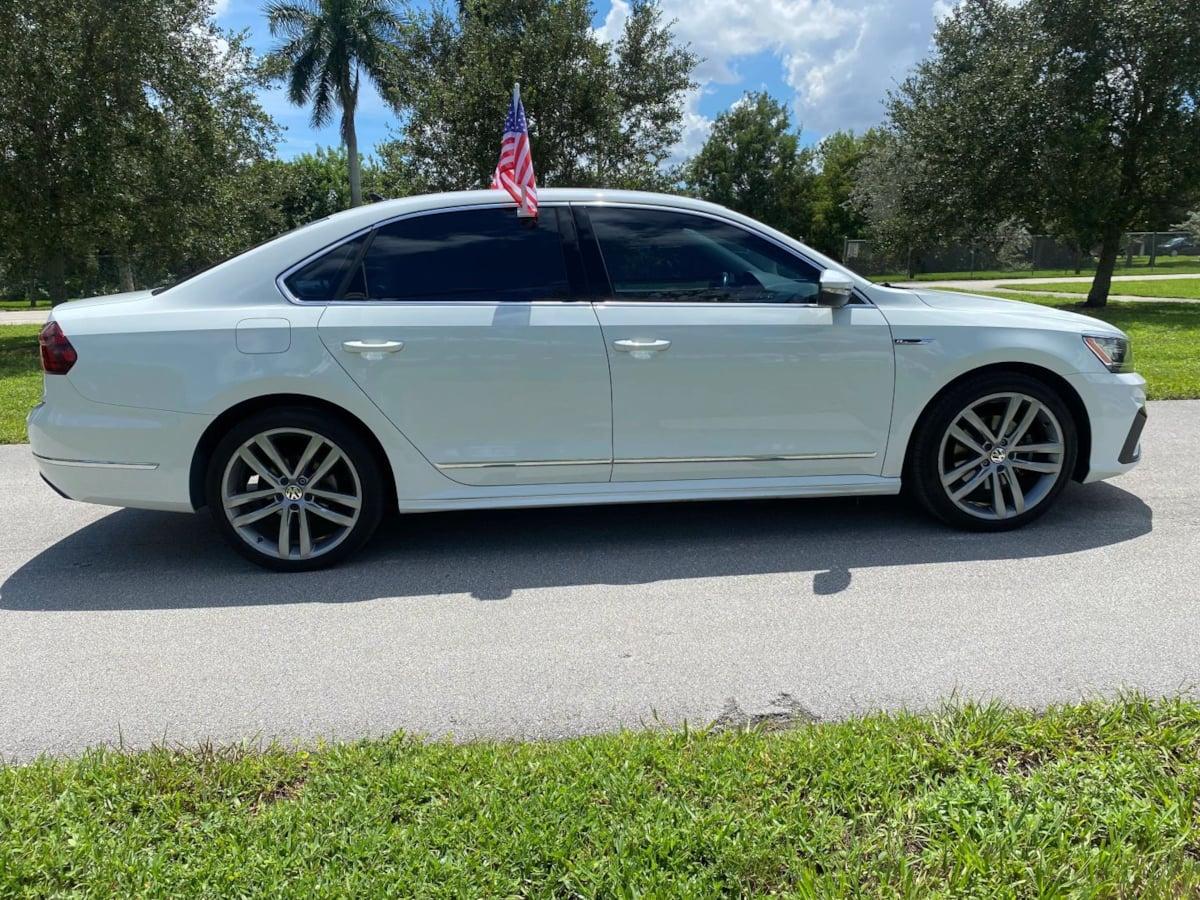 Volkswagen Passat R-Line W/Comfort Pkg - Thumbnail 8