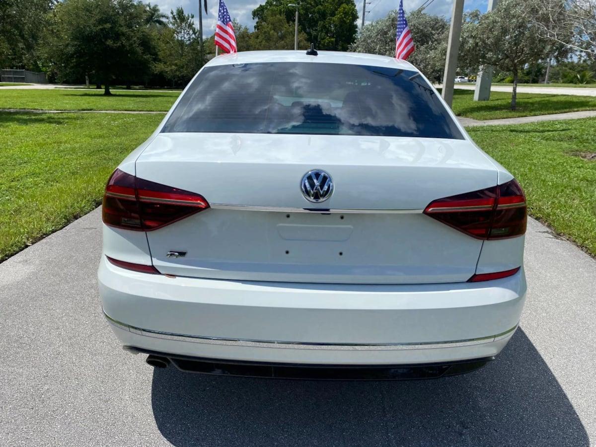 Volkswagen Passat R-Line W/Comfort Pkg - Thumbnail 6