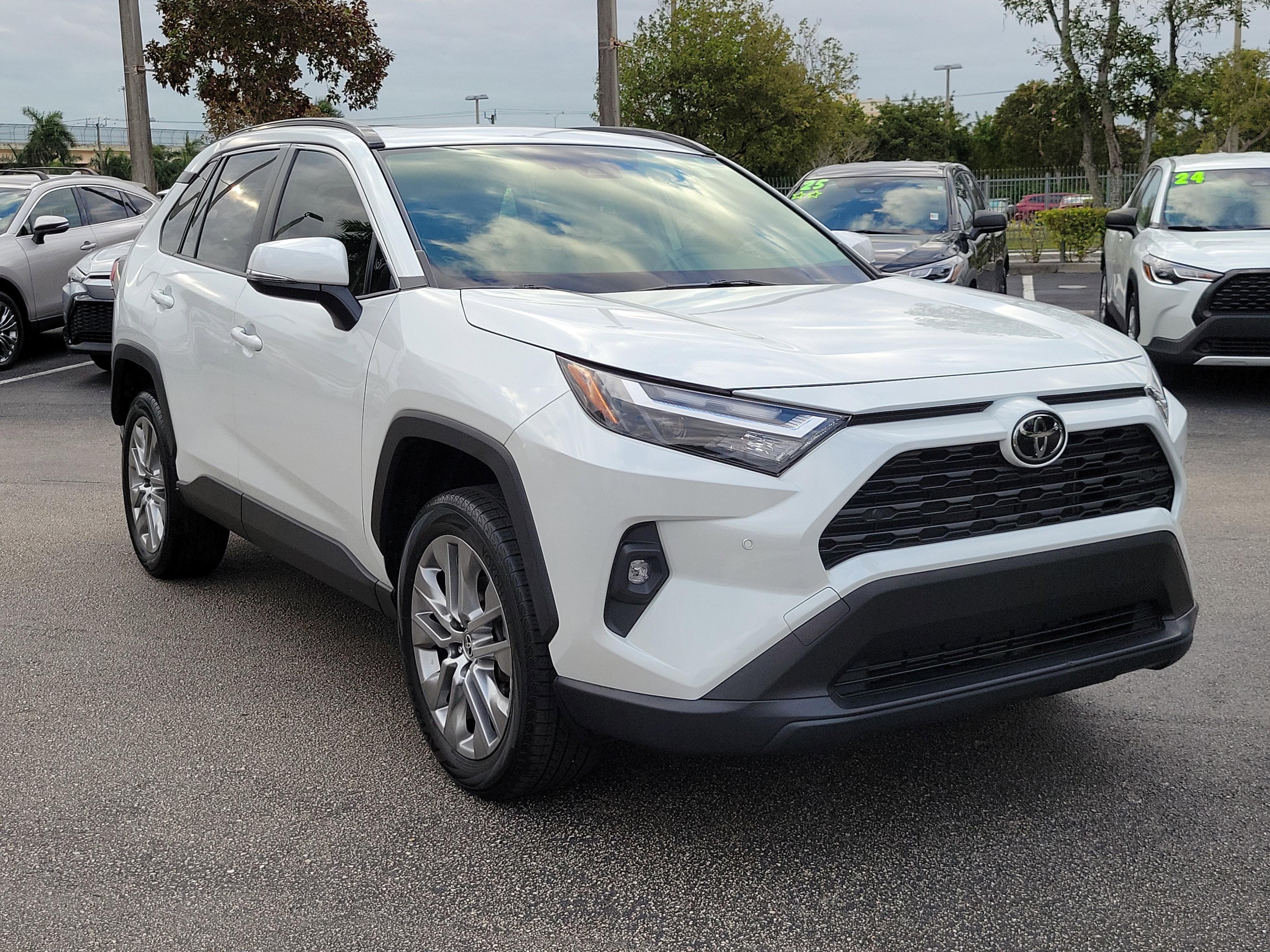 Toyota Rav4 Xle Premium Awd - Thumbnail 4