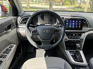 Hyundai Elantra Se - Thumbnail 3