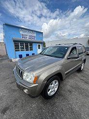 Jeep Grand Cherokee Laredo - Thumbnail 2